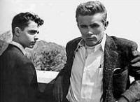 JamesDean&SalMineoatPlanetarium(small).jpg (29833 bytes)